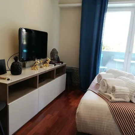 Lx Art Flats | Flat Two Guest house