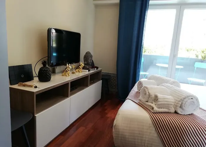 Lx Art Flats | Flat Two Guest house