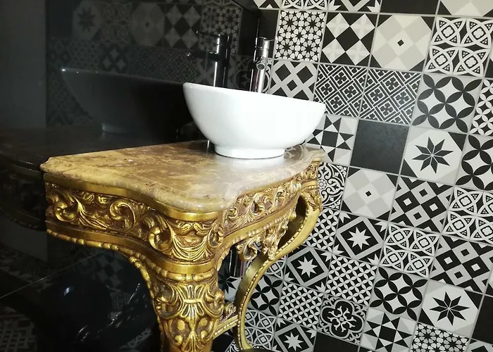 Lx Art Flats | Flat Two * Lisbon